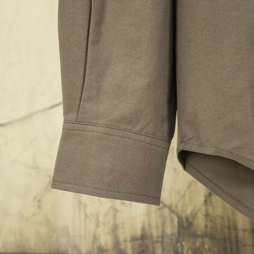 P270 zp version [Exclusive supply] Ralph Lauren/Ralph Lauren's classic evergreen single product 100 cotton Oxford spun old money style casual long-sleeved shirt. 100% restored workmanship. The entire garment is embedded with seams and clean edges. The upper back seams are reorganized for a better fit. ✅ 100 cotton Oxford spun on the face. Pre-wash treatment. The texture is tight and soft. ✅ Custom dyed original pearlescent white bottom buttons. Size partitions. ✅ Special shaped chiffon foil is included in the collar door tube. It is not easy to deform and pull. ✅ RL classic version of the Oxford shirt. The thick and crisp feeling brought by the Oxford cloth. It can be worn alone or as an outer layer. It can be worn in all seasons. It is a must-have item in the wardrobe. Get it with your eyes closed. Color: black, white, pink, blue, carbon gray, khaki, navy blue and red label, dark blue and white label (8 colors) Size: S M L XL Number: WW10971